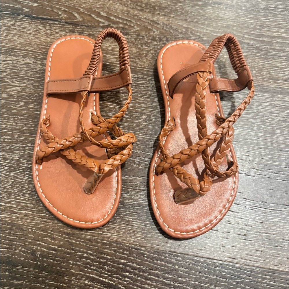 Kid’s Braided Toe-Loop Sandals in Tan